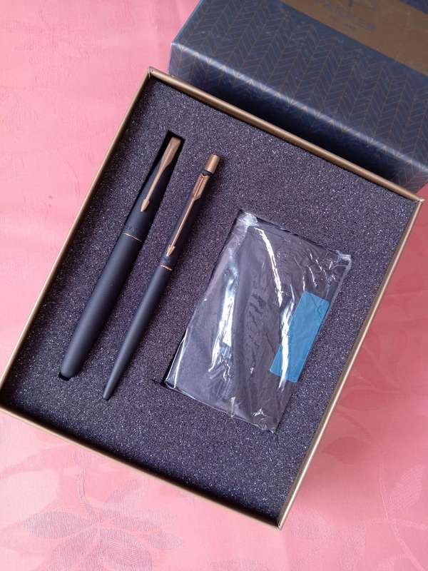 PARKER MATTE BLACK BALL PEN & ROLLER PEN SET - GT - BLUE INK -WITH PARKER GIFT BOX & CARD HOLDER