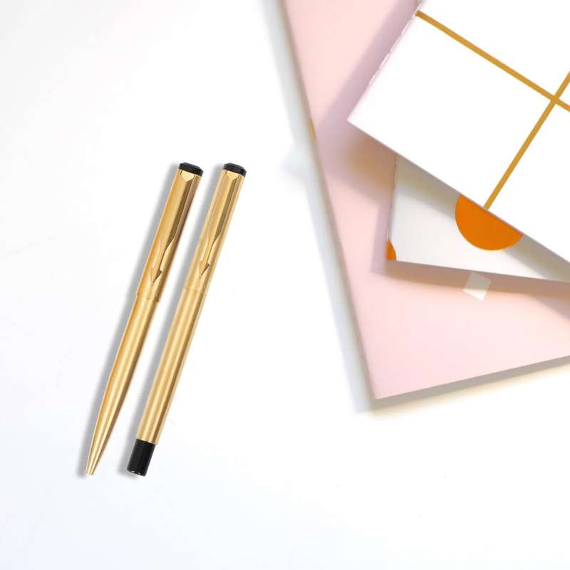 PARKER VECTOR GOLD PEN SET - A BALL PEN & ROLLER PEN WITH GIFT BOX
