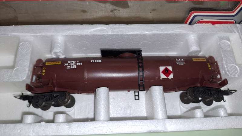 LIMA SAR HO Scale - Petrol Tanker BOXED