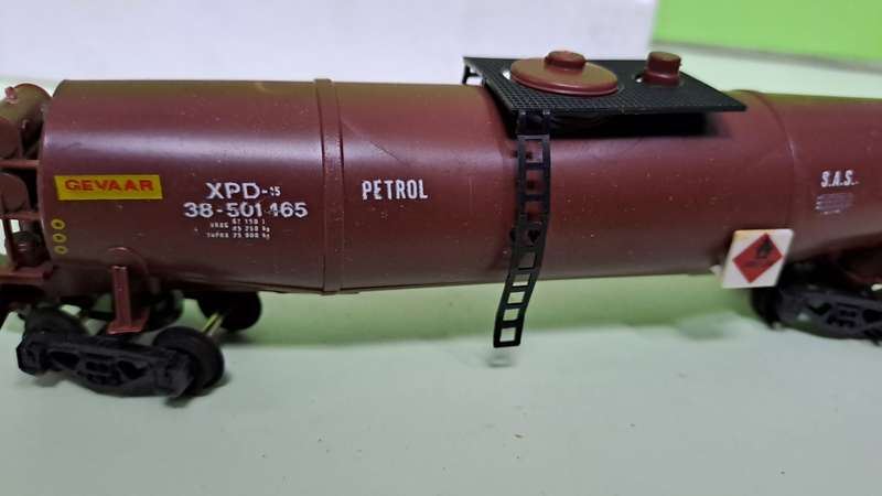 LIMA SAR HO Scale - Petrol Tanker BOXED
