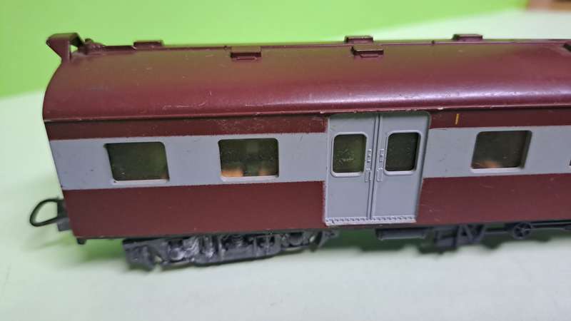 LIMA Train SAR Suburban Coach 1st class UNBOXED