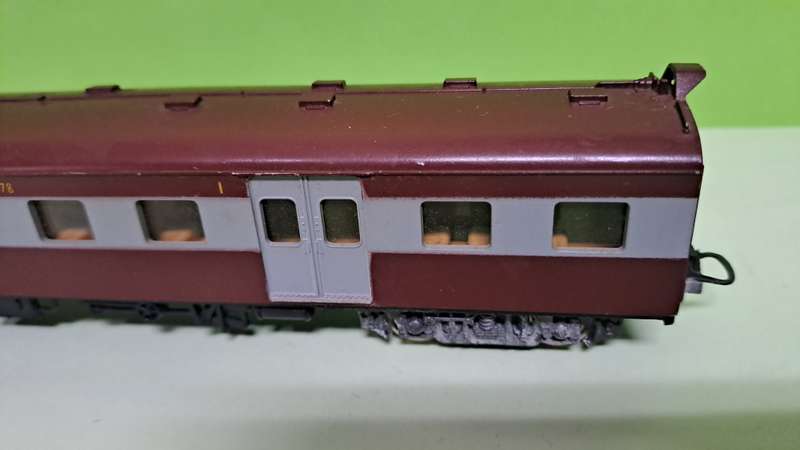 LIMA Train SAR Suburban Coach 1st class UNBOXED