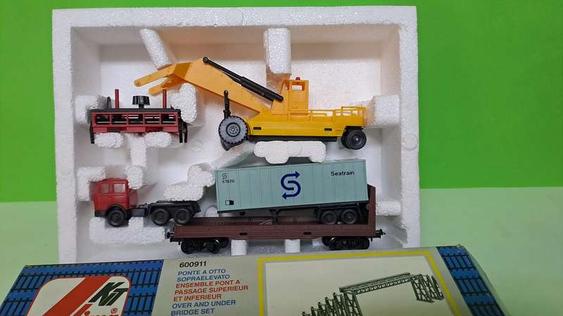 Lima Container Loader - Boxed