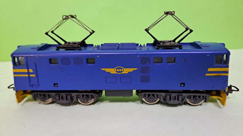 LIMA SAR Blue Train Locomotive UNBOXED
