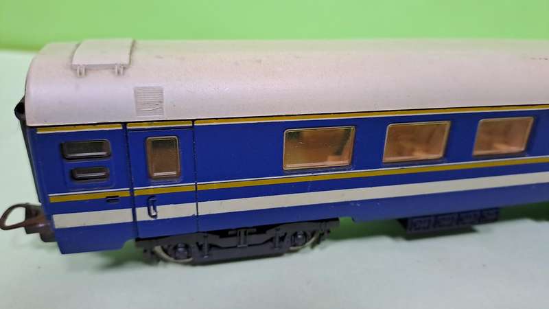 LIMA SAR Blue Train Couch HO Scale UNBOXED