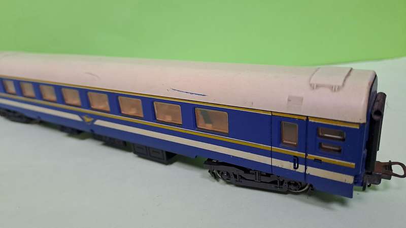 LIMA SAR Blue Train Couch HO Scale UNBOXED