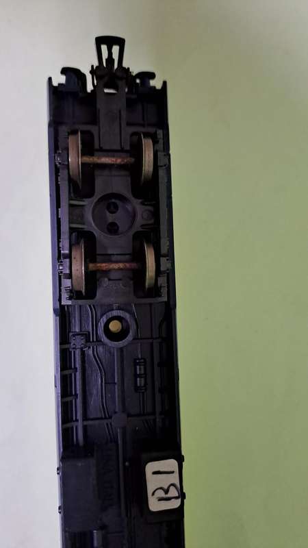 LIMA SAR Blue Train Couch HO Scale UNBOXED