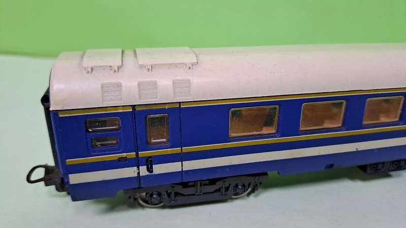 LIMA SAR Blue Train Couch HO Scale UNBOXED