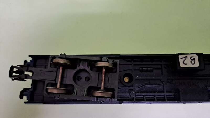 LIMA SAR Blue Train Couch HO Scale UNBOXED