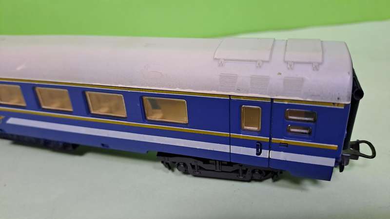 LIMA SAR Blue Train Couch HO Scale UNBOXED