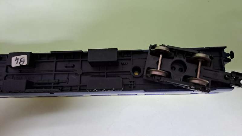 LIMA SAR Blue Train Couch HO Scale UNBOXED