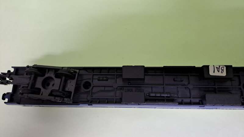 LIMA SAR Blue Train Baggage Couch HO Scale UNBOXED