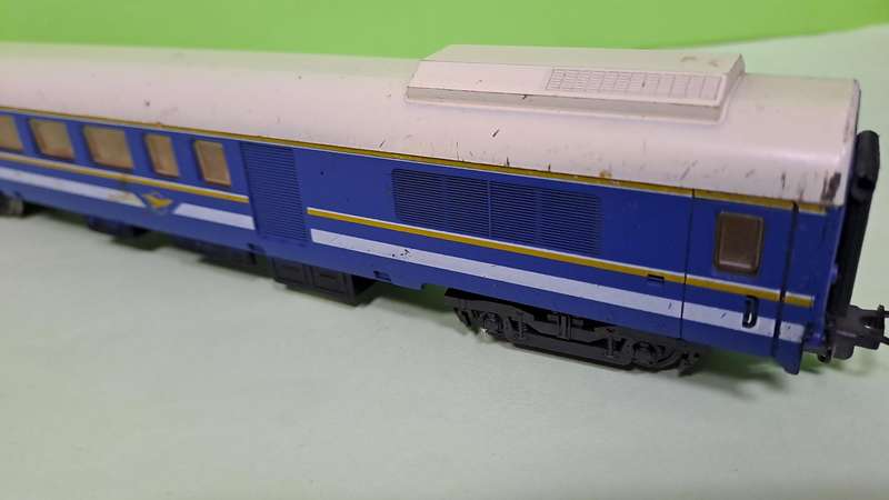 LIMA SAR Blue Train Baggage Couch HO Scale UNBOXED