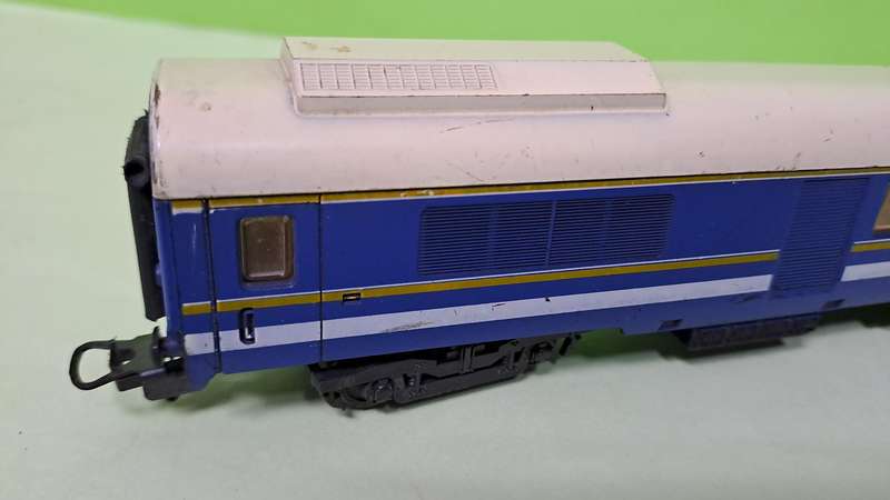 LIMA SAR Blue Train Baggage Couch HO Scale UNBOXED