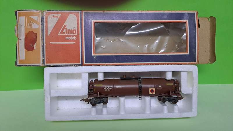 LIMA SAR HO Scale - Petrol Tanker BOXED