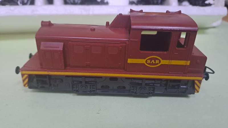 LIMA SAR Train Set (Locomotive with 6 goods wagons) BOXED