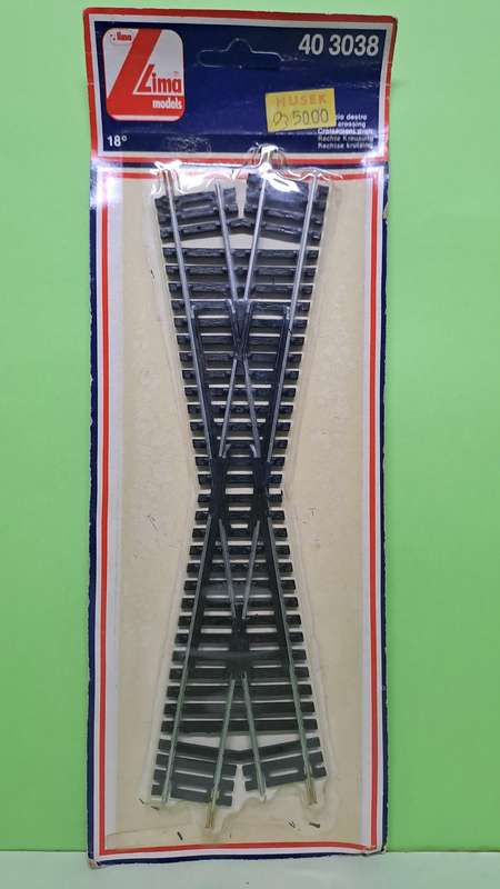 Lima 403038 Right Crossing 18 deg track