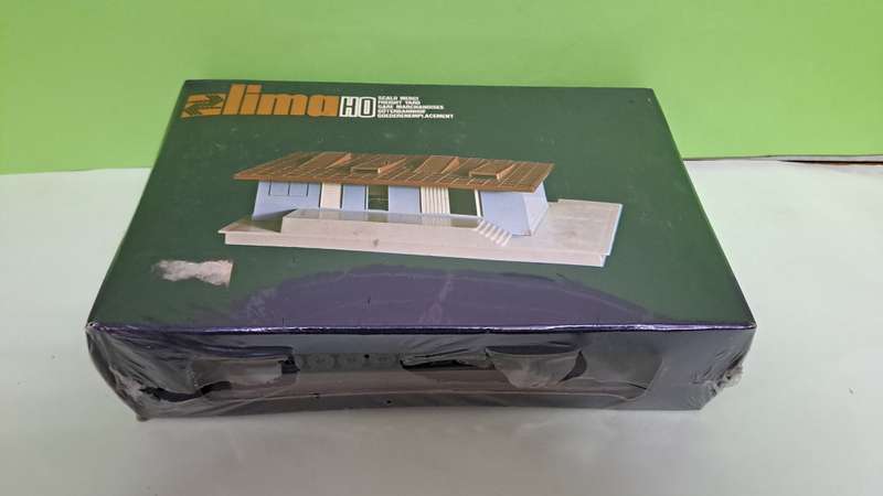 LIMA Factory Building BOXED Sealed (NEW old stock only one)