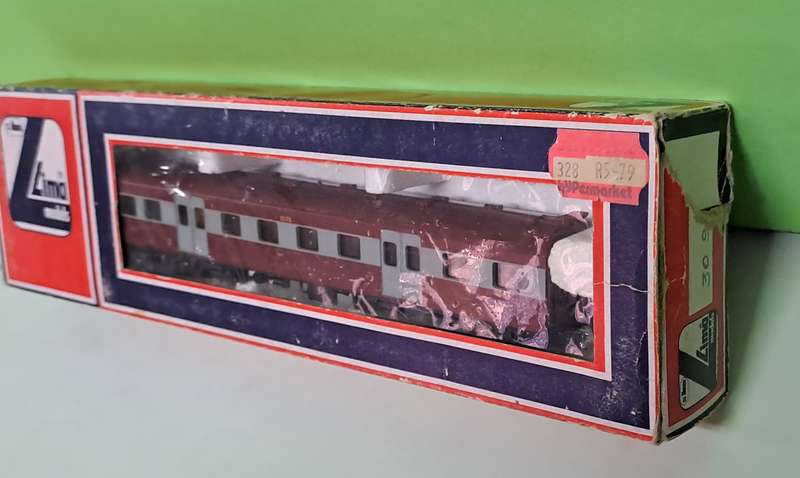LIMA Train SAR Suburban Coach 1st class BOXED