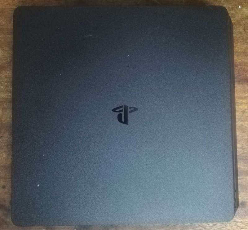 Playstation 4 Slim