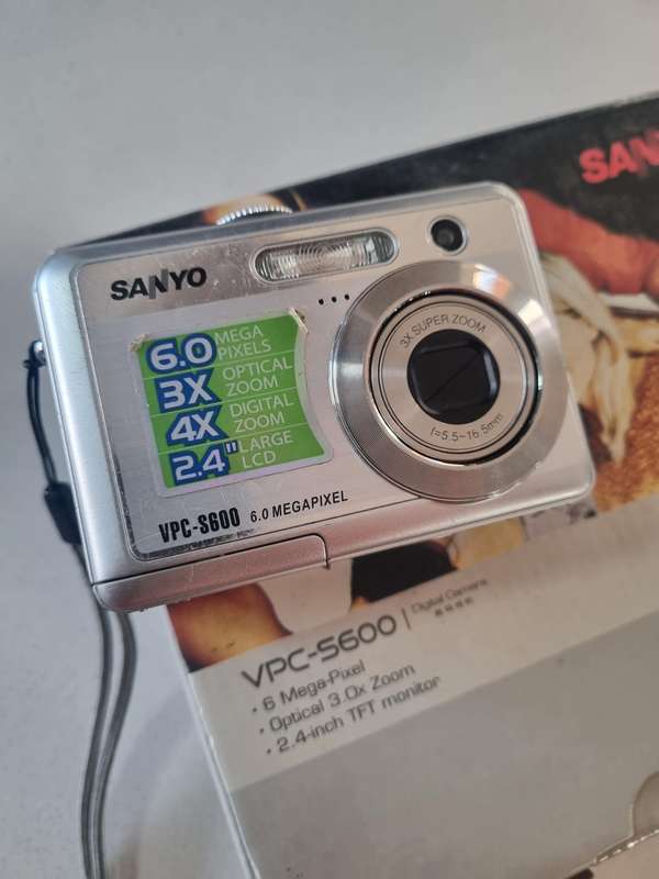 Sanyo digital camera (VPC-S600) perfect working condition