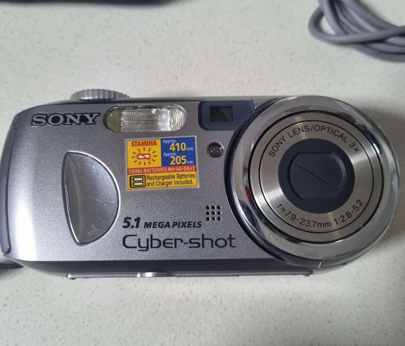 Sony Cybershot DSC-P93A digital camera. In EXCELLENT condition.