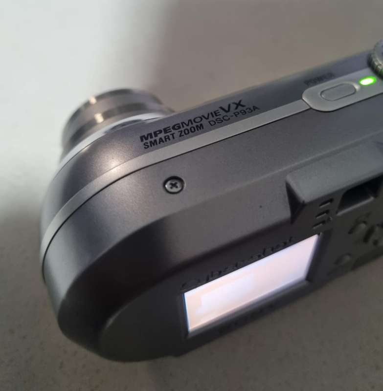 Sony Cybershot DSC-P93A digital camera. In EXCELLENT condition.