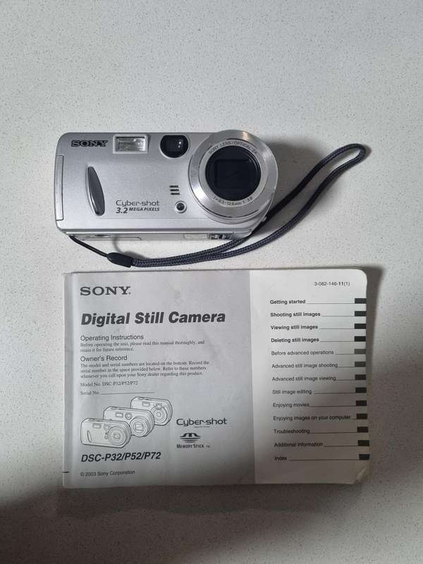Sony Cybershot (DSC-P52) digital camera. In PERFECT working condition.