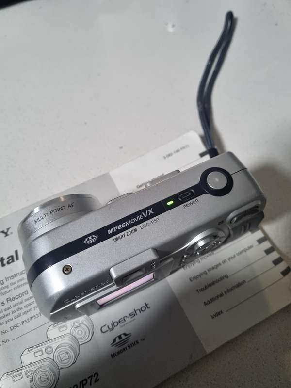 Sony Cybershot (DSC-P52) digital camera. In PERFECT working condition.