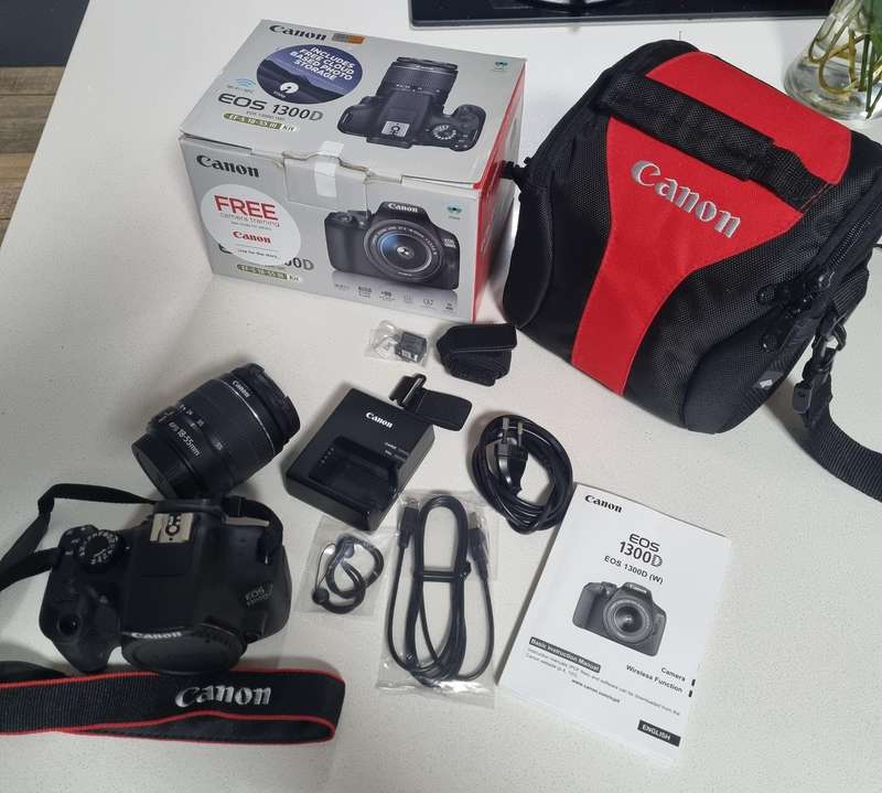 Canon EOS 1300D bundle in EXCELLENT condition
