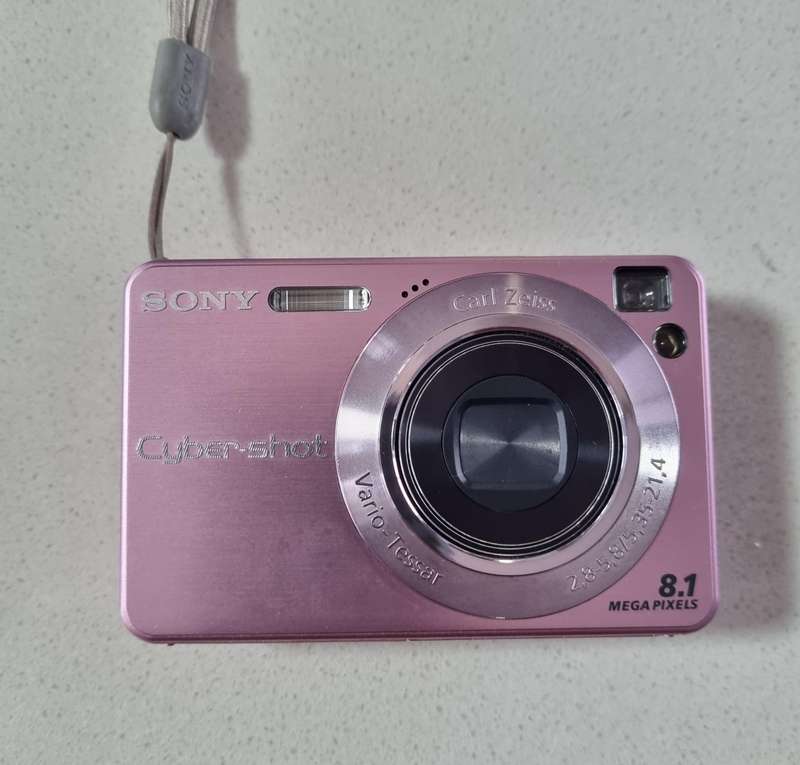 Sony Cybershot DSC-W130 digital camera in EXCELLENT condition