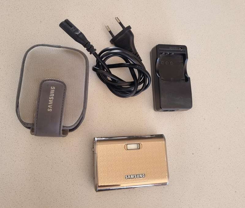 Samsung i70 digital camera (7.2 m/pixel, 3 x optical zoom)