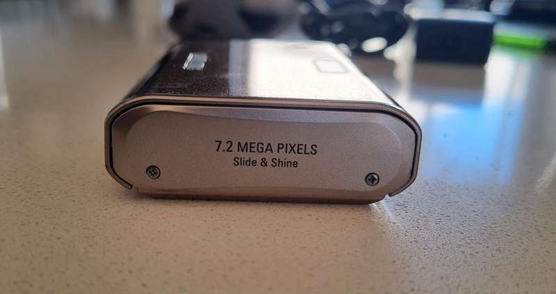 Samsung i70 digital camera (7.2 m/pixel, 3 x optical zoom)
