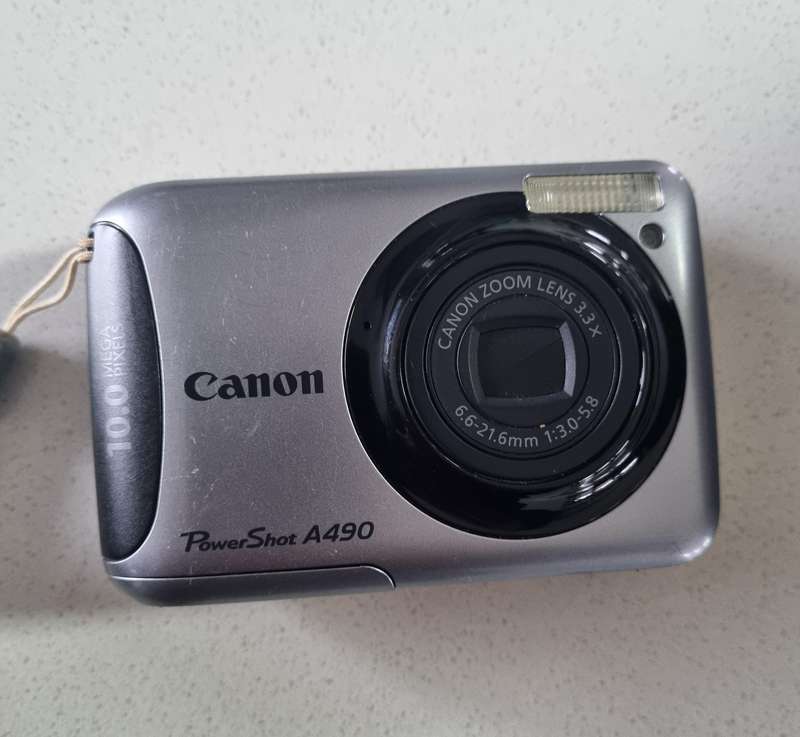Canon PowerShot A490 digital camera. 10 m/pixel, 3 x optical zoom.