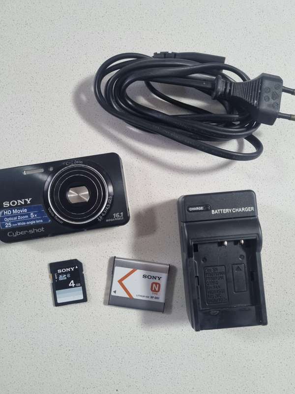 Sony Cybershot digital camera DSC-W570  16.1 m/pixel, 5 x optical zoom.