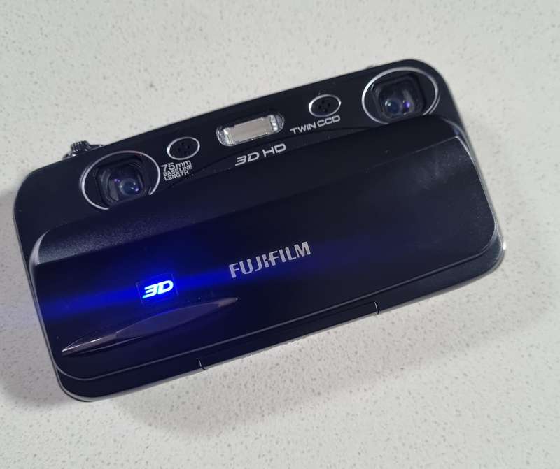 FujiFilm 3D camera (REAL 3D hd video and still camera) in EXCELLENT condition.