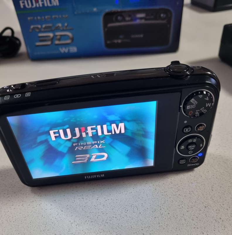 FujiFilm 3D camera (REAL 3D hd video and still camera) in EXCELLENT condition.