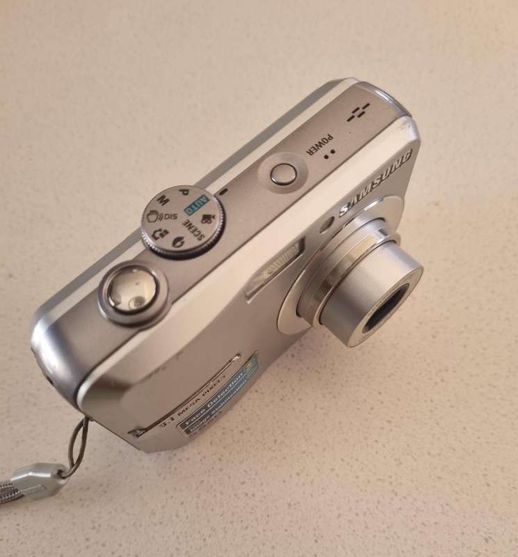 Samsung digital camera. S860.  8.1 m/pixel, 3 x optical zoom, works perfectly.