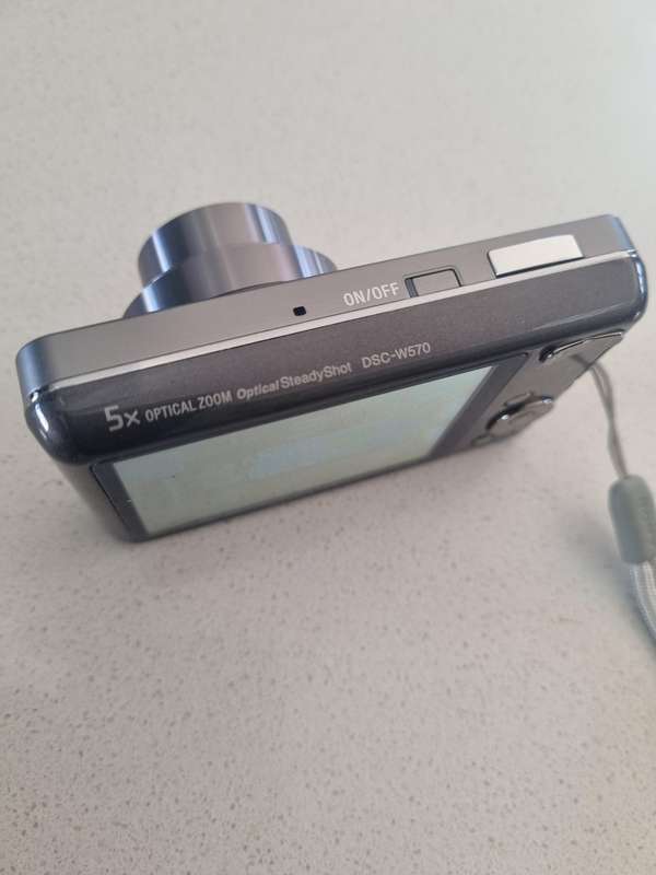 Sony  Cybershot digital camera DSC-W570  16 m/pixel, 5 x optical zoom PRESTINE condition