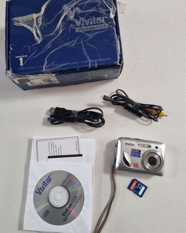 Vivitar digital camera 6324  (6 m/pixel, 3 x optical zoom)