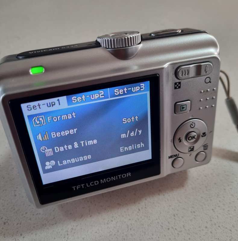 Vivitar digital camera 6324  (6 m/pixel, 3 x optical zoom)