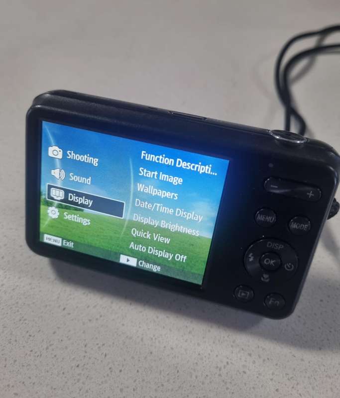 Samsung digital camera ES96  (16.2 m/pixel, 5 x optical zoom, HD movie etc)