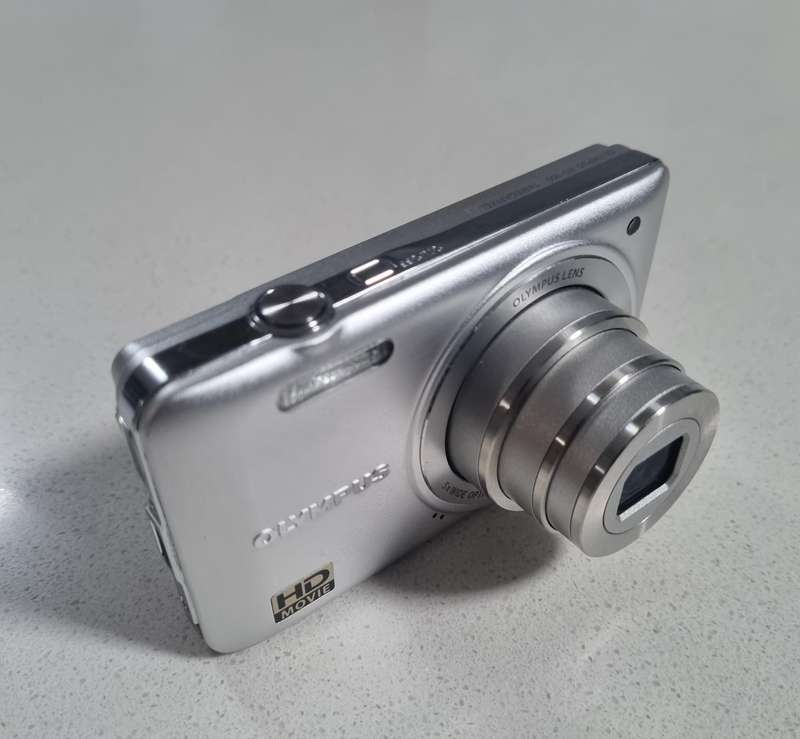 Olympus digital camera VG-160  (14 m/pixel, 5 x optical zoom) In VERY good condition
