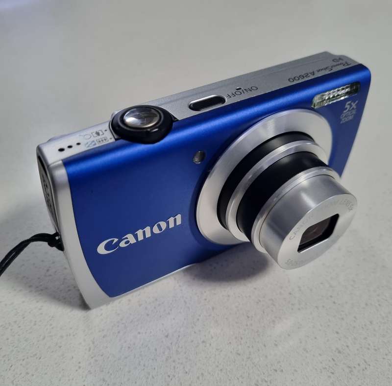 Canon PowerShot digital camera A2600 HD  (16 m/pixel, 5 x optical zoom) In PRESTINE condition
