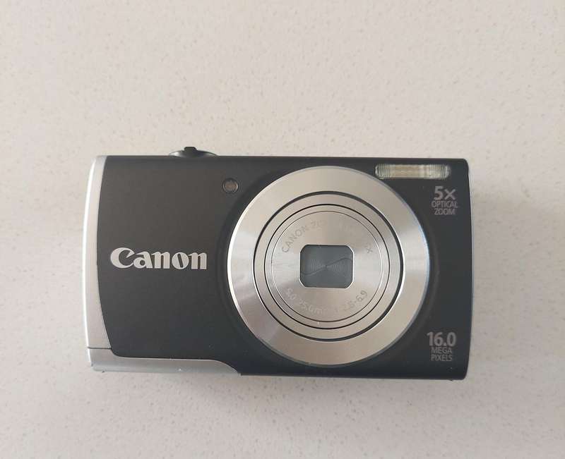Canon PowerShot digital camera A2500 HD  (16 m/pixel, 5 x optical zoom) In EXCELLENT condition