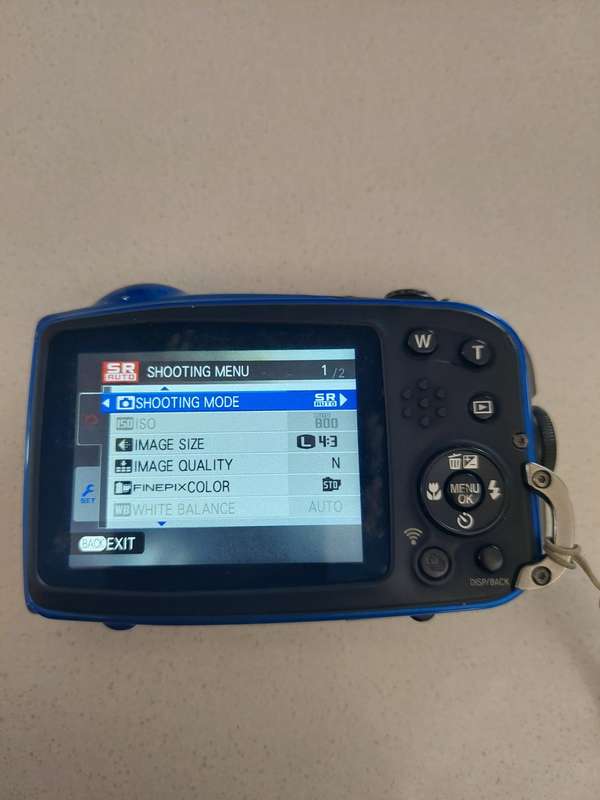 FujiFilm FinePix digital camera XP70 (16 m/pixel, 5 x optical zoom, wifi etc)