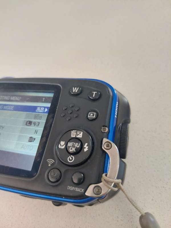 FujiFilm FinePix digital camera XP70 (16 m/pixel, 5 x optical zoom, wifi etc)