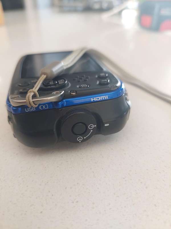 FujiFilm FinePix digital camera XP70 (16 m/pixel, 5 x optical zoom, wifi etc)