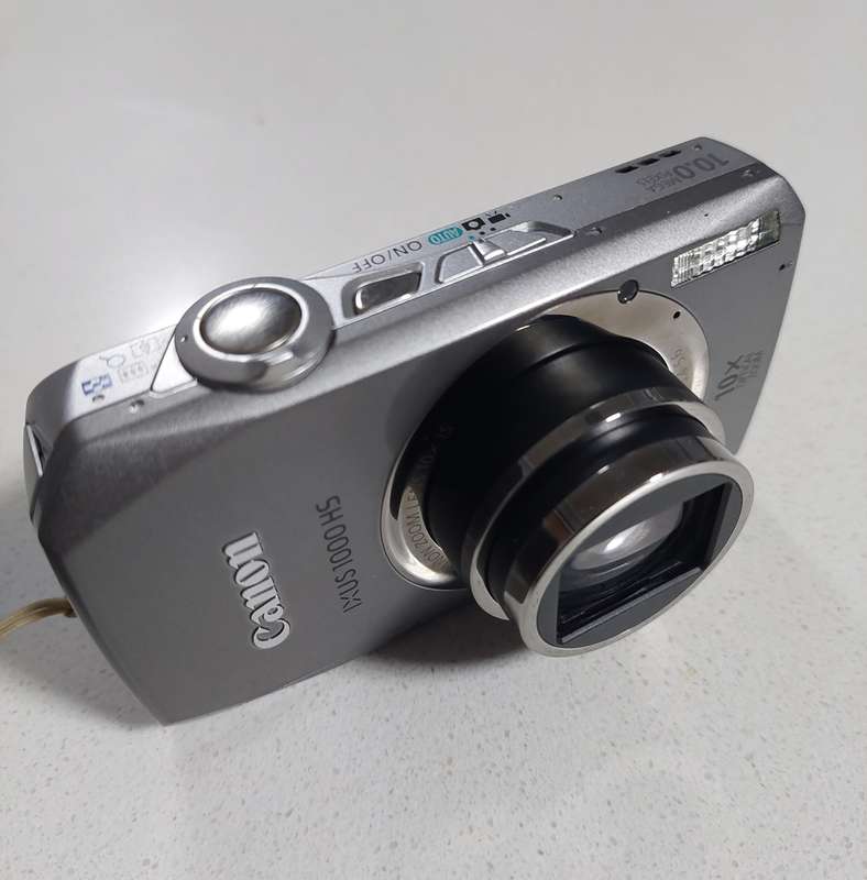 Canon IXUS digital camera 1000HS (10 m/pixel, 10 x optical zoom) In EXCELLENT condition