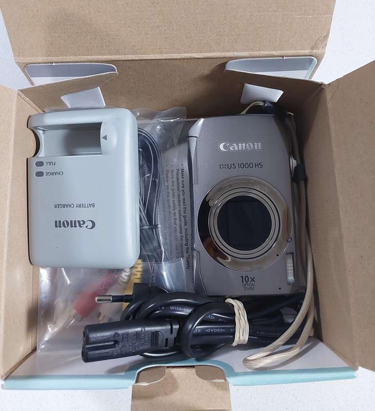 Canon IXUS digital camera 1000HS (10 m/pixel, 10 x optical zoom) In EXCELLENT condition